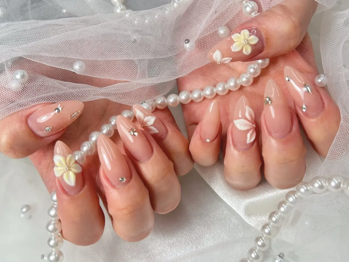 ハンドネイル bijou nails 蓮のネイルデザイン