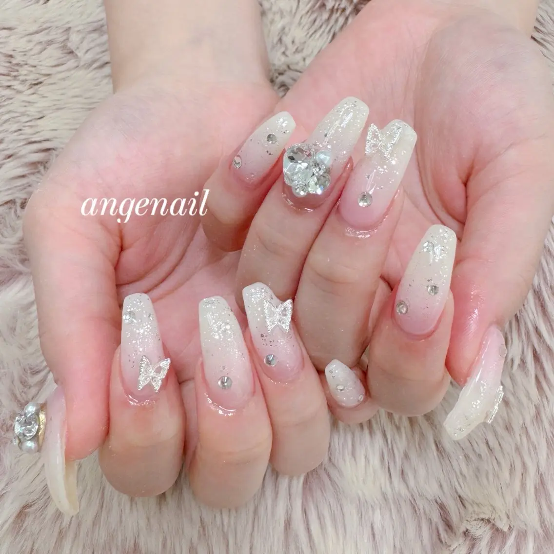 ネイル ハンドネイル オーナーネイリスト MAKIのネイルデザイン