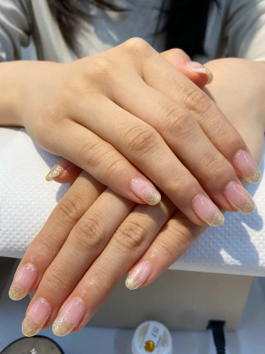 ネイル ラメ(グリッター) ラメグラデーション maya TRIOSのネイルデザイン
