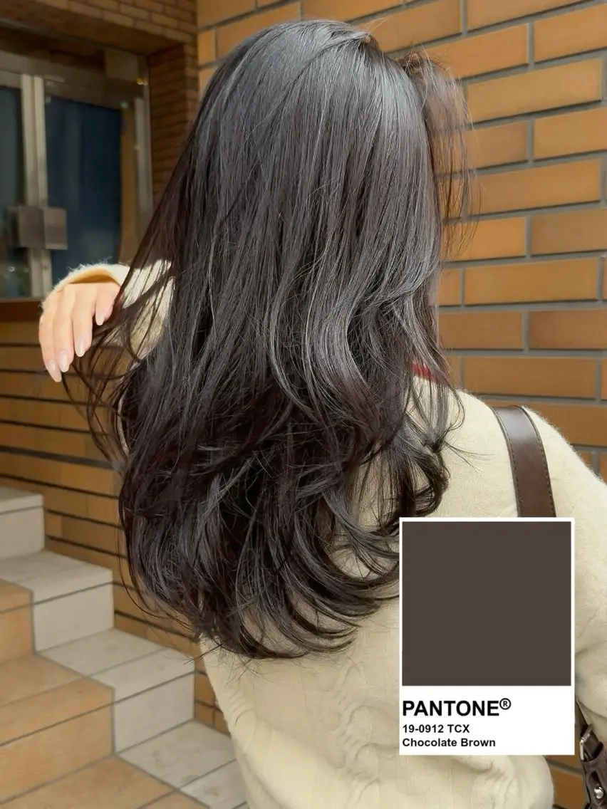 セミロング カラー ブリーチ ダブルカラー ブリーチなしカラー 顔まわりレイヤー 髪質改善 大宮レイヤーカット ハッシュ　柏崎颯刀のヘアスタイル
