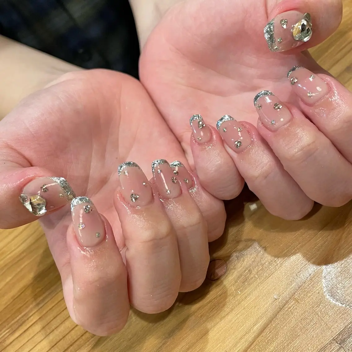 ネイル チークネイル キラキラネイル ハンドネイル Mynail プライベートサロンのネイルデザイン