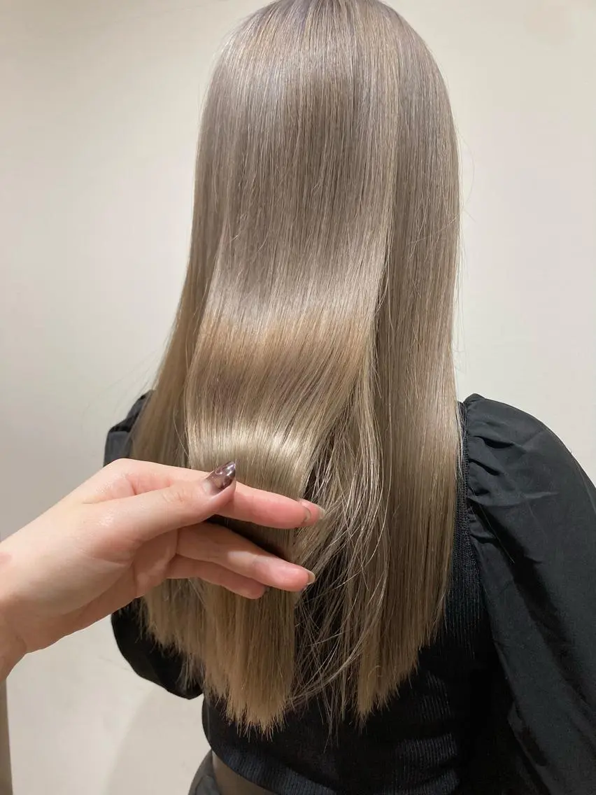 【ハイトーンにしたい方におすすめ🪄】ケアブリーチ2回+ケアカラー+3step&超音波 treatment 🤍の写真