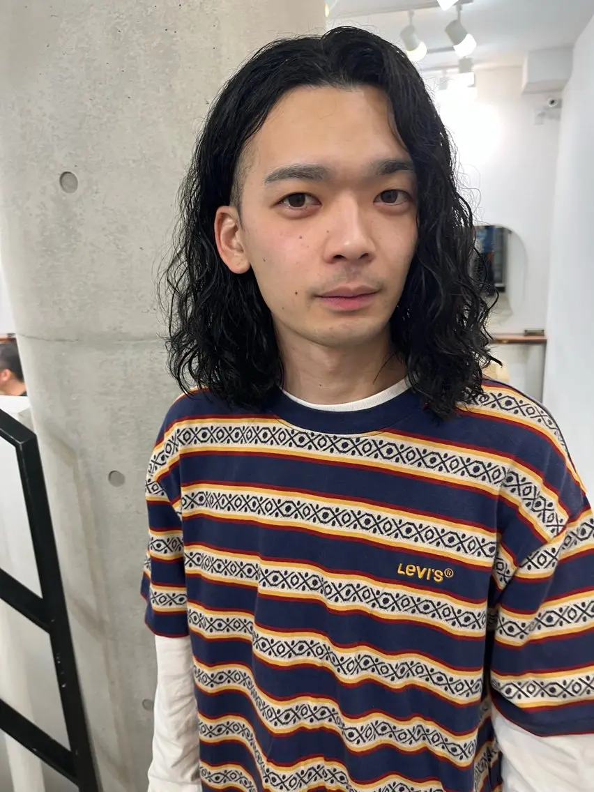 ミディアム メンズ くせ毛 ミヤギ リュウキのヘアスタイル