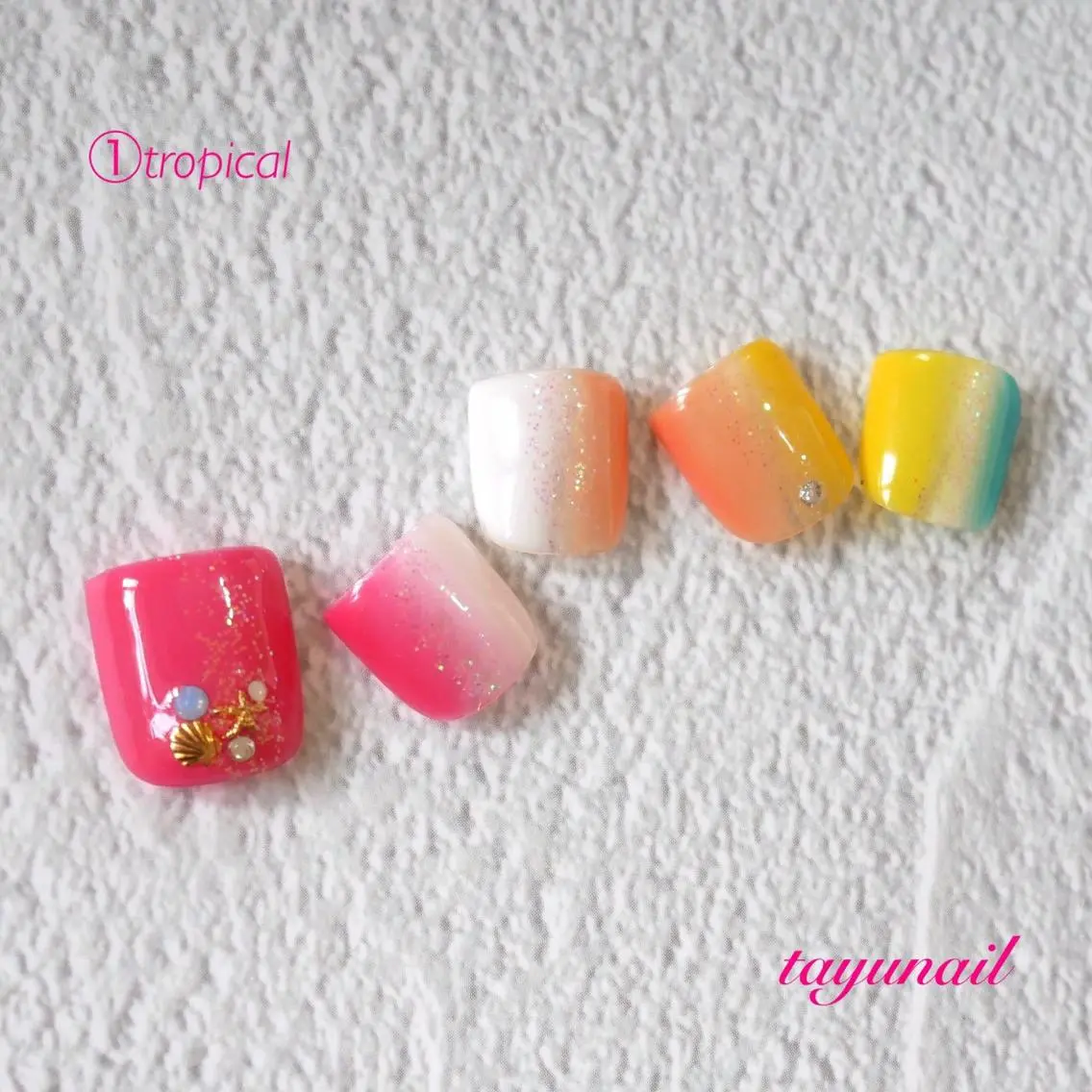 ネイル アートネイル ブルー フットネイル シルバー 夏ネイル フットネイル ネイルサロン 【たゆnail】のネイルデザイン