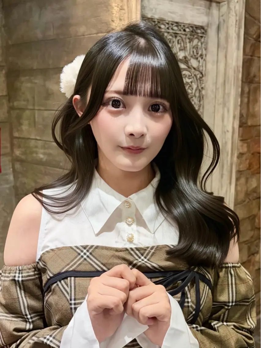 ロング カラー ヘアアレンジ グレージュ 顔周りカット カット トリートメント ヘアセット 山本来夢/ぱっつん /アイドルヘア/艶髪のヘアスタイル