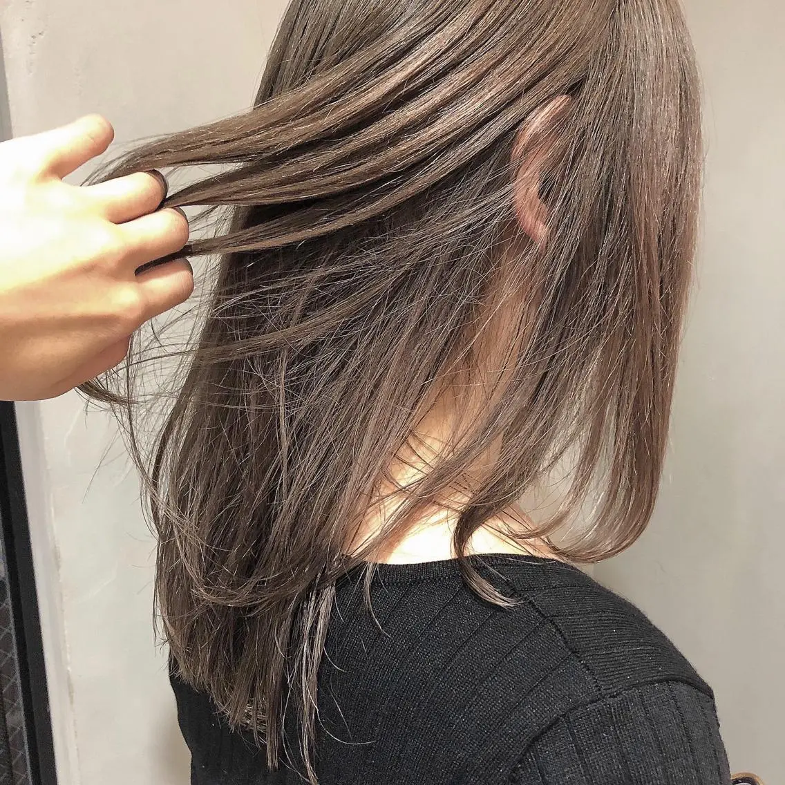 セミロング カラー 圧倒的透明感カラー nana🦕のヘアスタイル