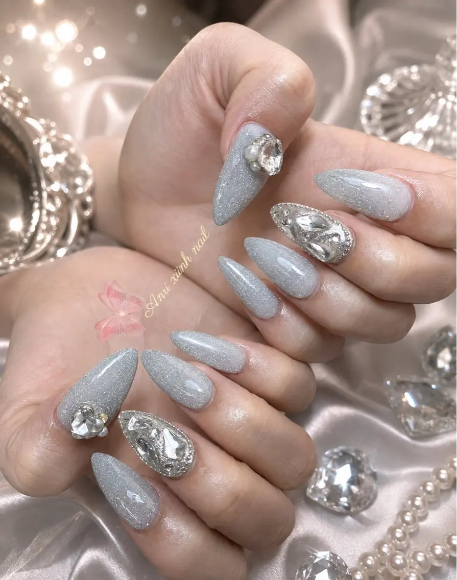 ネイル チークネイル 長さ出し フットネイル ジェルネイル 卒業式 𝓐𝓷𝓻𝓲 XiinhNailのネイルデザイン