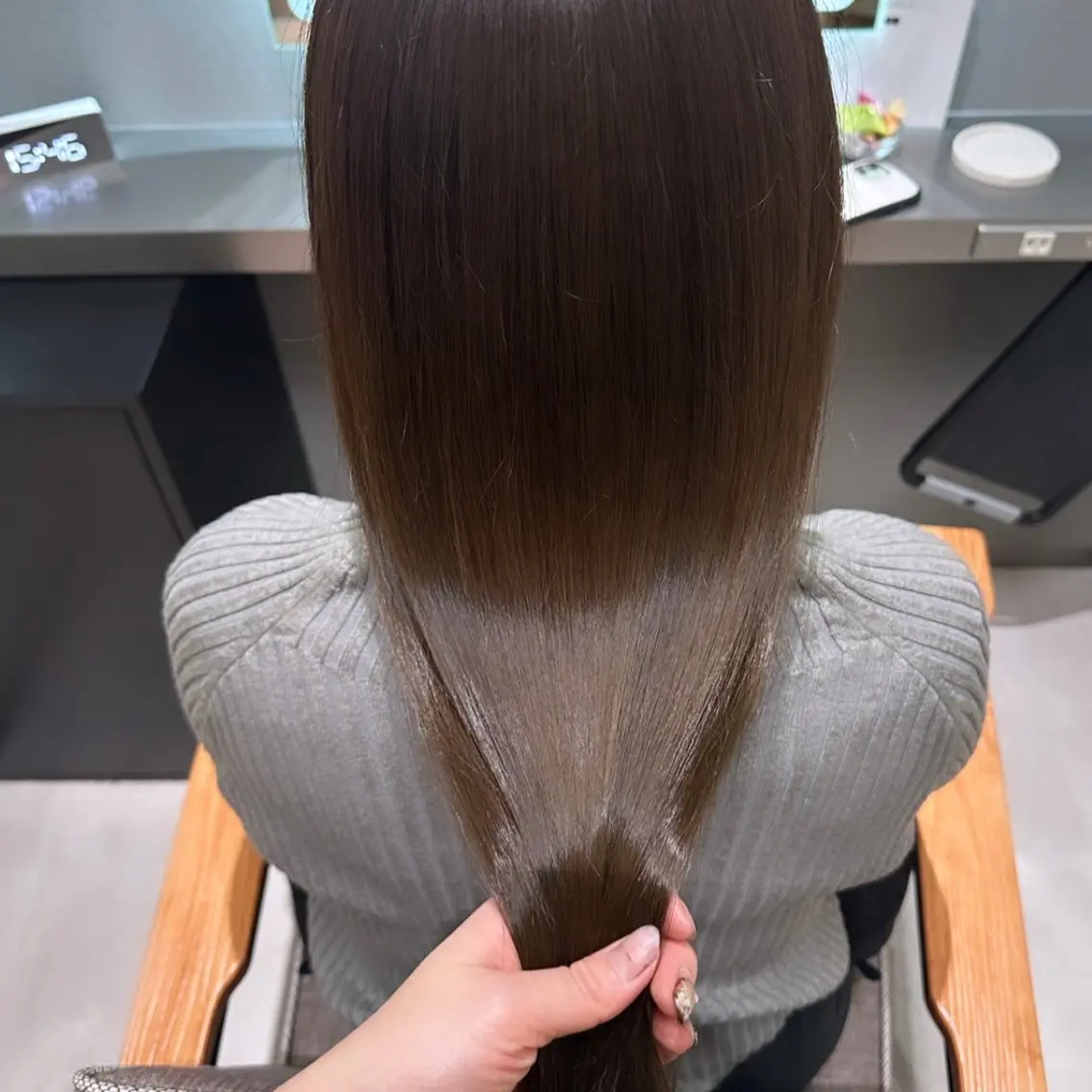 ロング カラー ヘアアレンジ ベージュカラー 透明感カラー オリーブベージュ 🇰🇷韓国スタイル レイヤー/ayanaのヘアスタイル