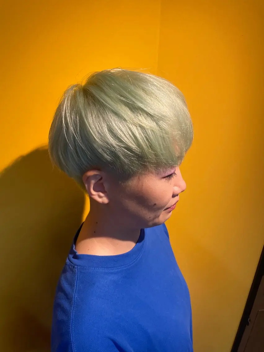 ショート カラー ヨシダ アズサのヘアスタイル