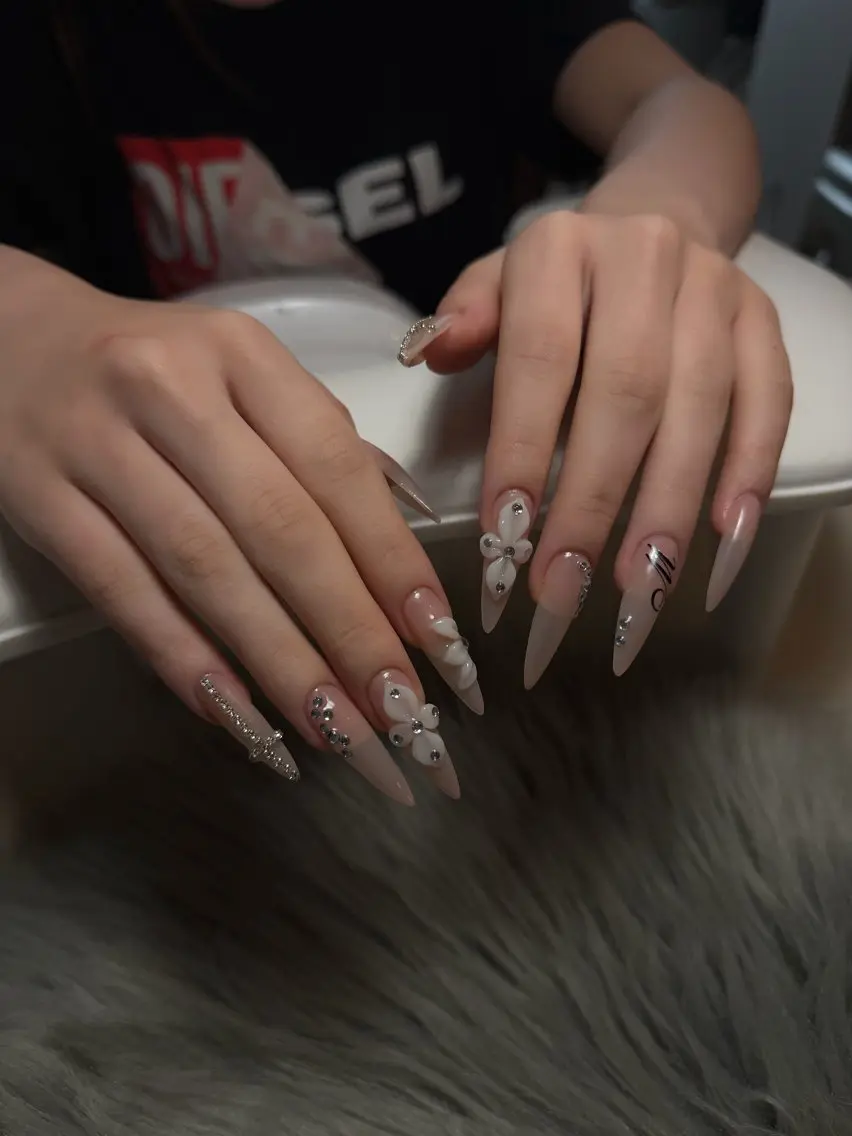 ネイル ハンドネイル Kitty nail /Mia🍋のネイルデザイン