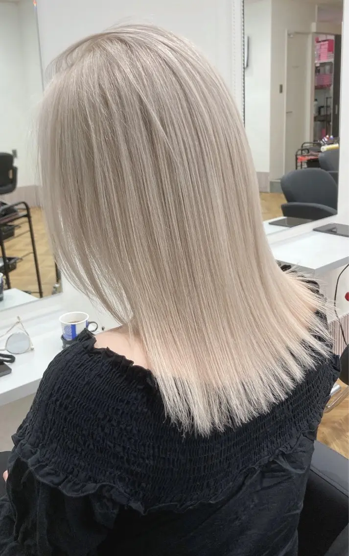 セミロング カラー ✨美髪矯正×髪質改善 🍎カイト🍎渋谷のヘアスタイル