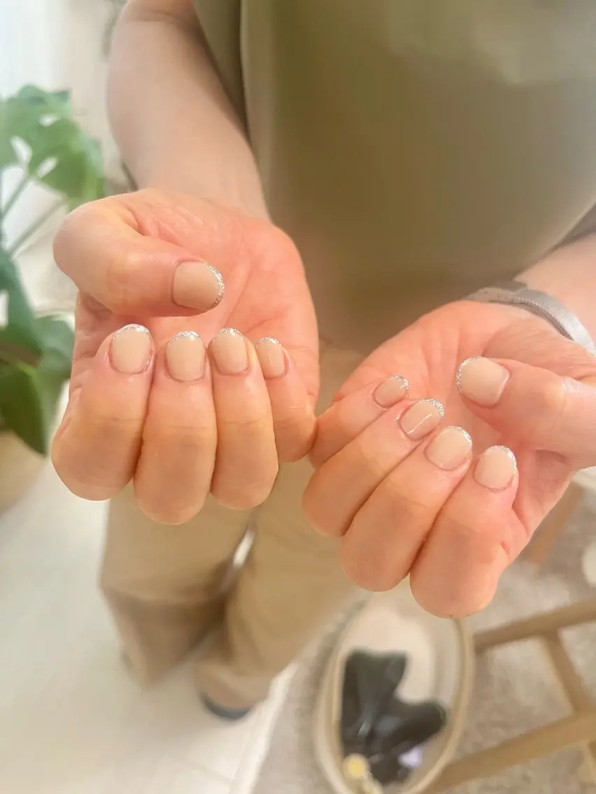 ネイル フレンチネイル ラメ(グリッター) ハンドネイル nail room.のネイルデザイン