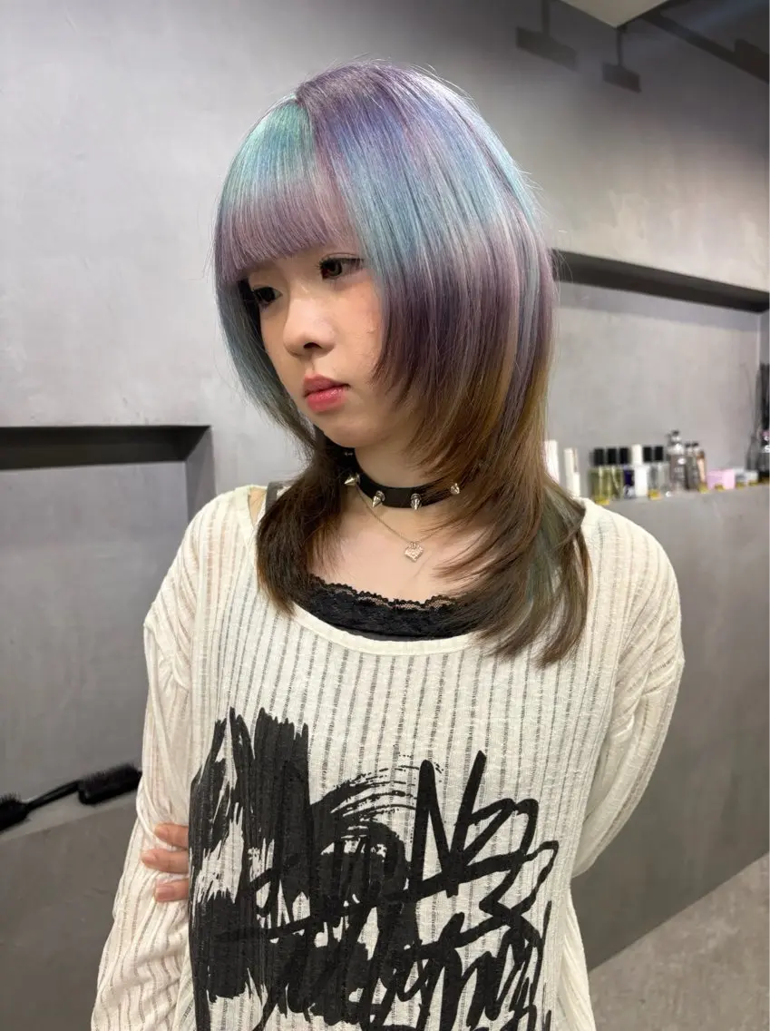 セミロング カラー ヘアアレンジ ヘアカラー 🌈【🎀ヘアデザイ ナー🎀】✨ノン✨のヘアスタイル