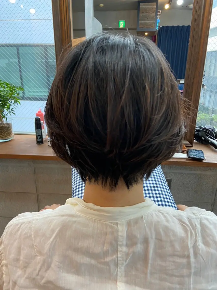 ショート カット ヘアカラー トリートメント J /レイヤーカット /ショートボブのヘアスタイル