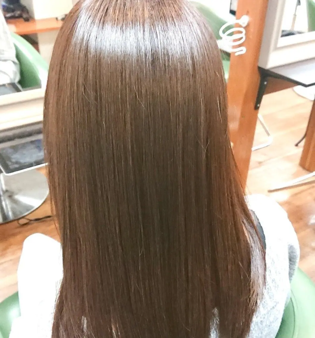 カット&目の前で調合するオーダーメイドカラー&縮毛矯正&カスタマイズ美髪トリートメントの写真