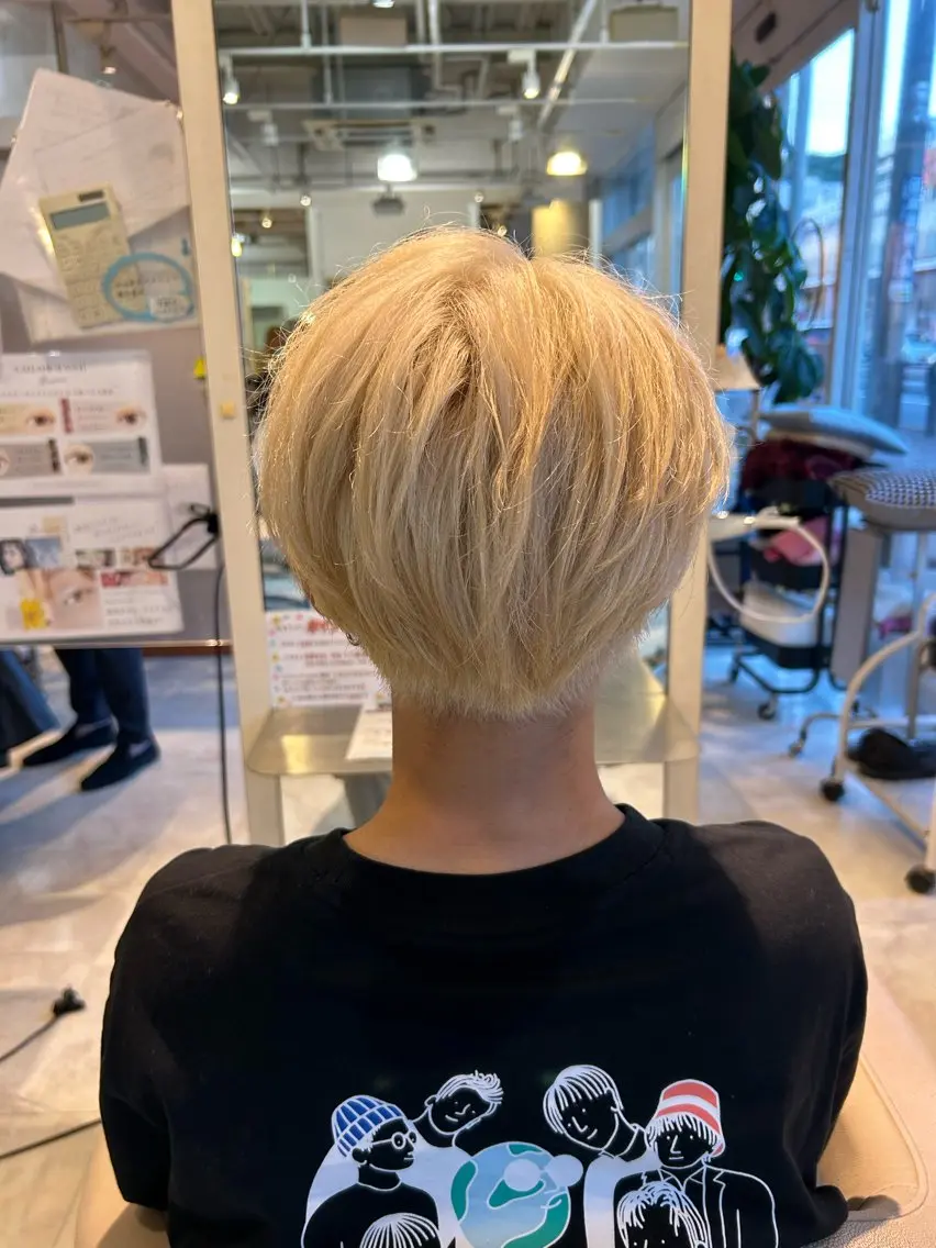 ショート カラー メンズ メンズブリーチ ベージュカラー ブリーチ ホワイトベージュ ヘアカラー 小森 永のヘアスタイル