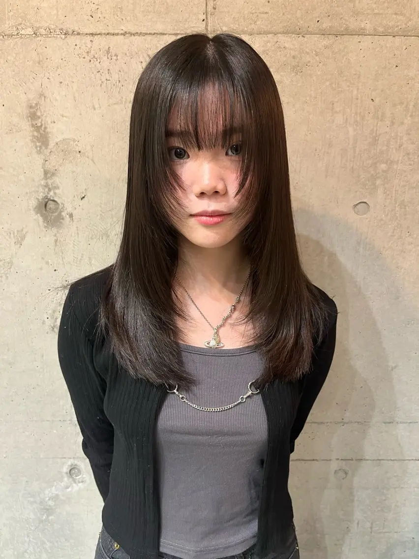 セミロング 顔まわりレイヤー ハイレイヤー レイヤーカット ウルフカット レイヤーカット\ウル フ　chinatsuのヘアスタイル