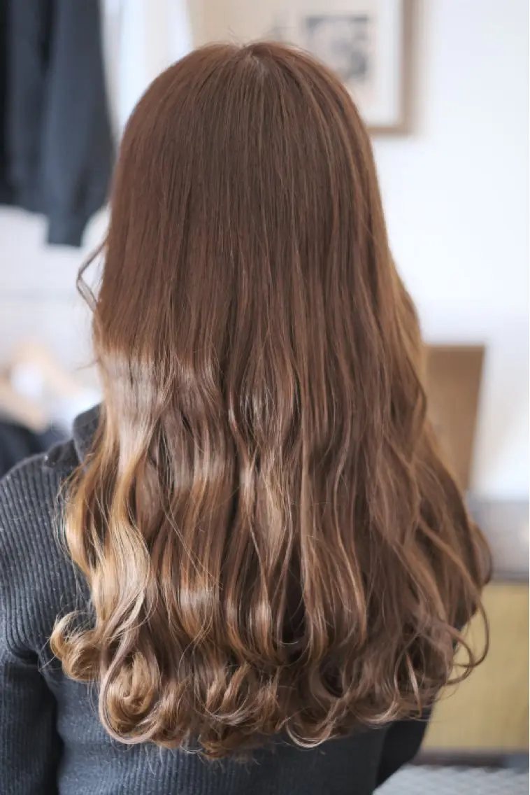 ロング カラー ブリーチ 透明感カラー ブリーチなしカラー ロング 岩村 夏姫のヘアスタイル
