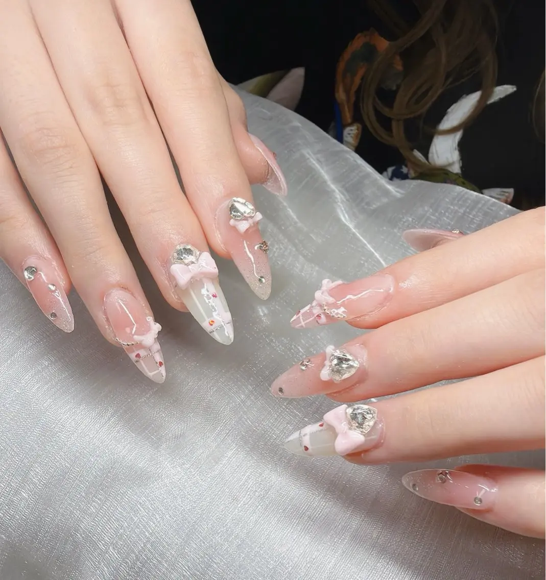 ネイル ハンドネイル Lee Nailsのネイルデザイン