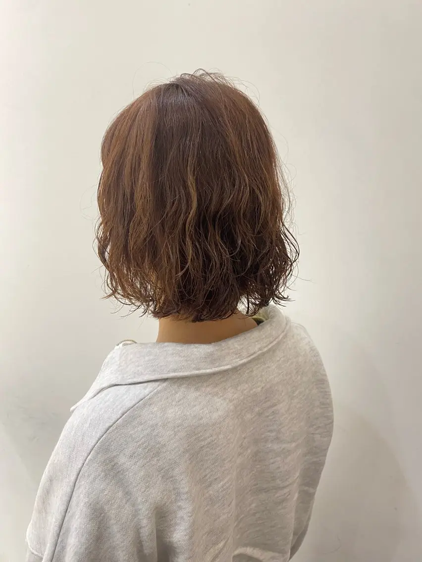 ミディアム ミディアムパーマ ボブ 関 桃萌果のヘアスタイル