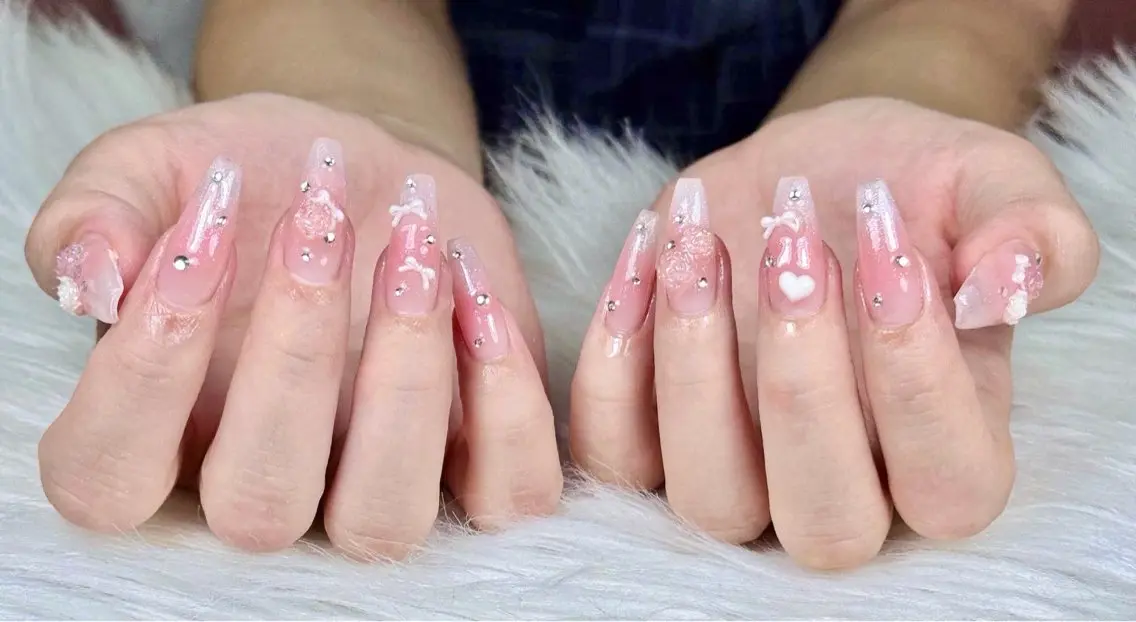 ネイル アートネイル ボルドー フレンチネイル ジェルネイル 氷ネイル・うるうるネイル ハンドネイル Yuki Nailsalonのネイルデザイン