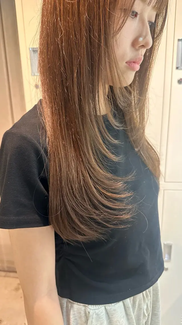 ロング レイヤーカット コナカ モエのヘアスタイル
