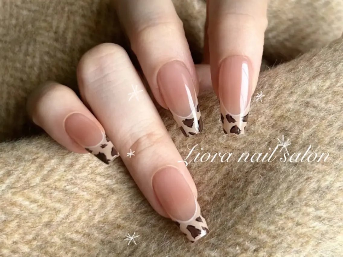 ネイル フレンチネイル ジェルネイル ガーリー グラデーション キラキラネイル ハンドネイル Liora nailのネイルデザイン