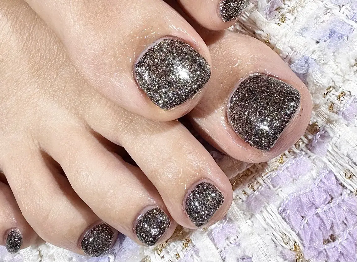 ネイル フットネイル ジェルネイル ラメ(グリッター) メンズネイル シルバー フットネイル MIMnail メンズネイリストのネイルデザイン
