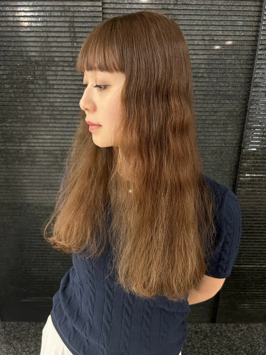 ロング カラー パーマ ベージュカラー 外国人風カラー 對馬 光梨のヘアスタイル