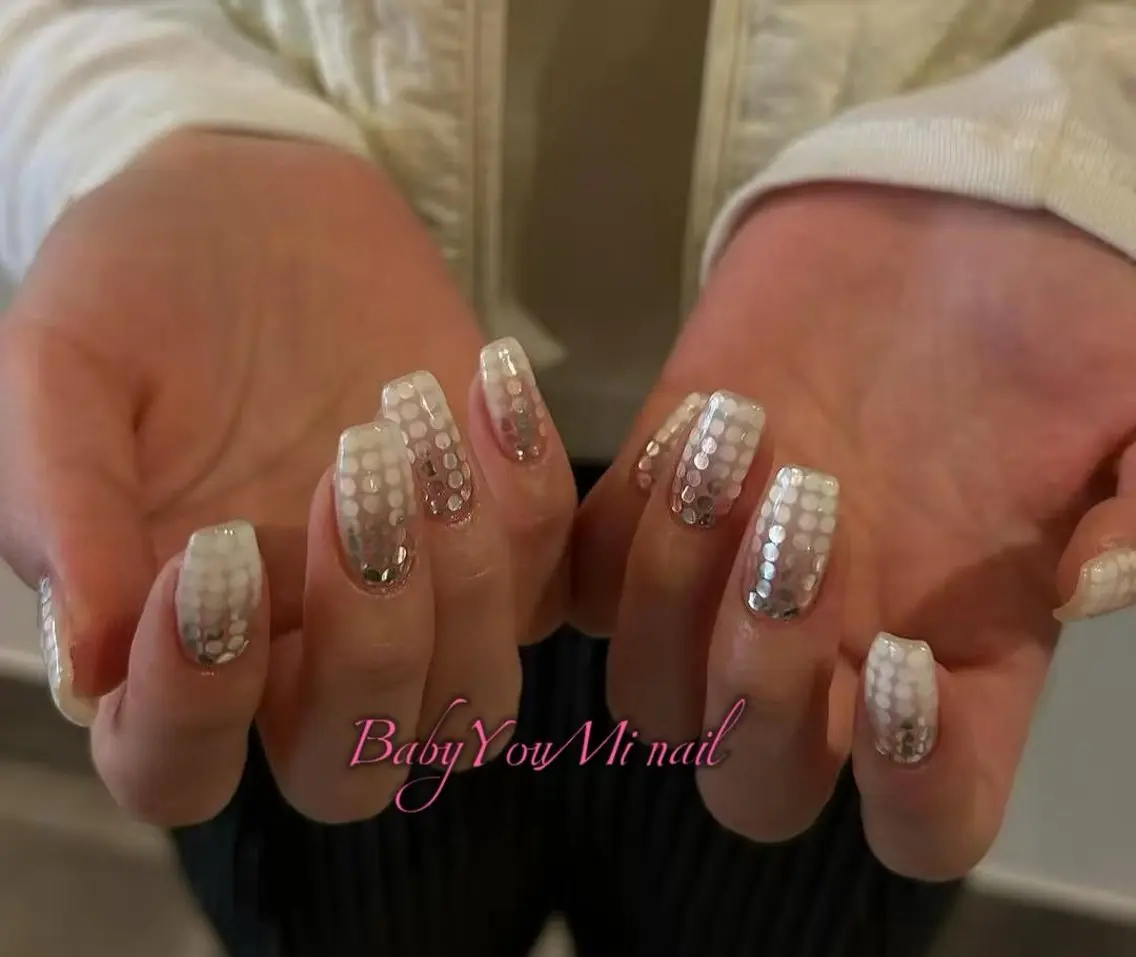 ネイル オーロラネイル フラワーネイル フットネイル フレンチネイル ジェルネイル ハンドネイル BabyYouMi nailのネイルデザイン