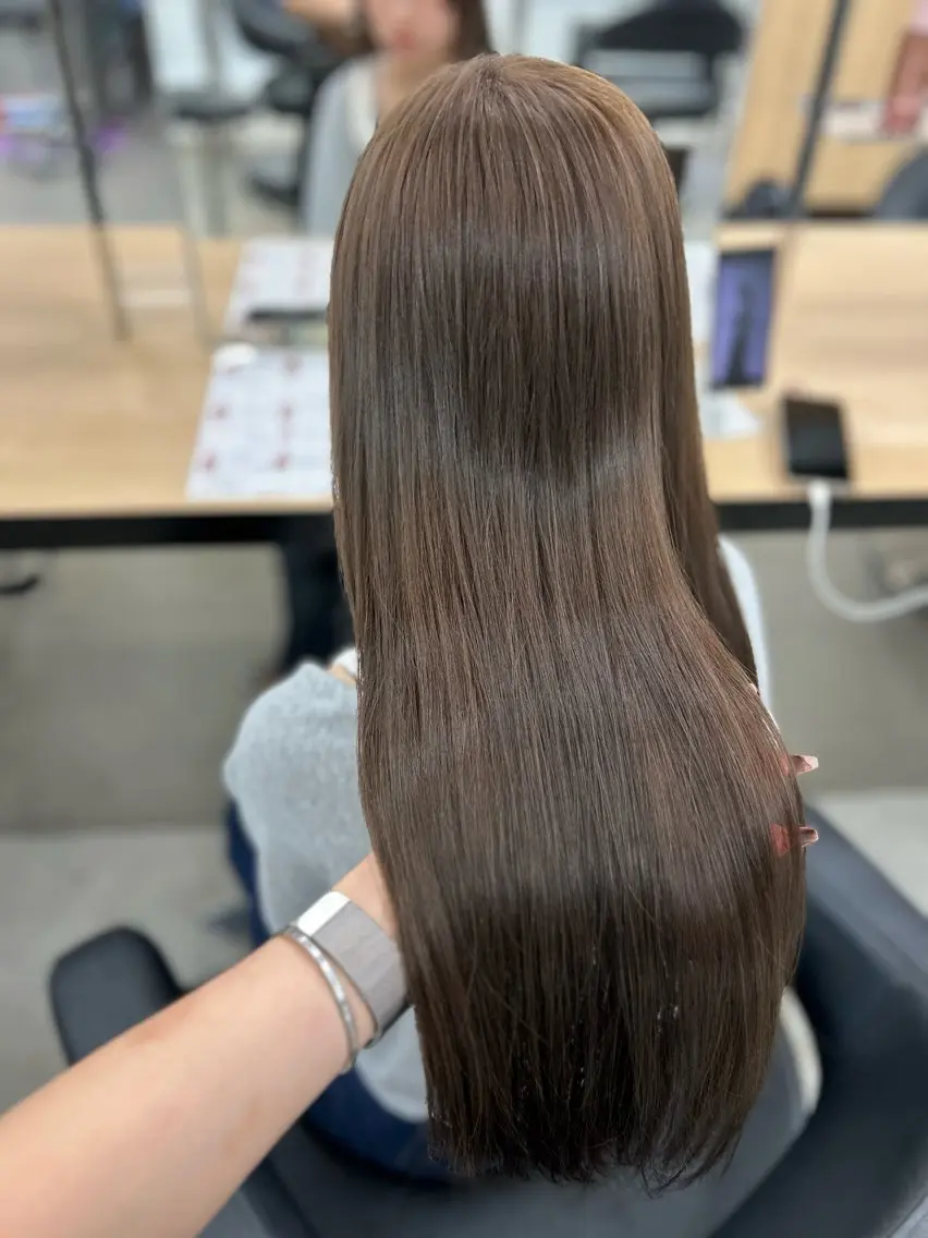 ロング カラー カット ヘアカラー トリートメント ヘアセット YUKA🤍ベージュ /ミルクティーのヘアスタイル