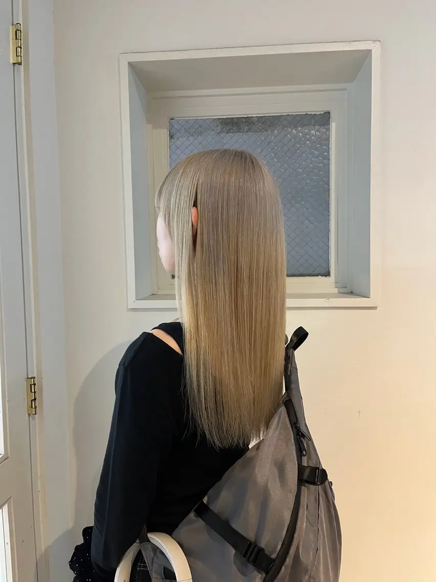 カラー ベージュカラー ブロンド ブロンドベージュ KOYUKI [大阪美容室]のヘアスタイル