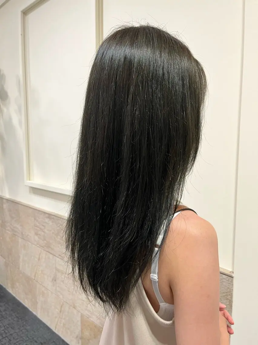 カラー 透明感カラー オリーブカラー カット ヘアカラー 樋口 未織のヘアスタイル