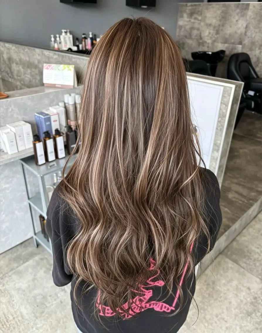 ロング ハイライト ✂︎GLITTER ✂︎Yuu✂︎のヘアスタイル