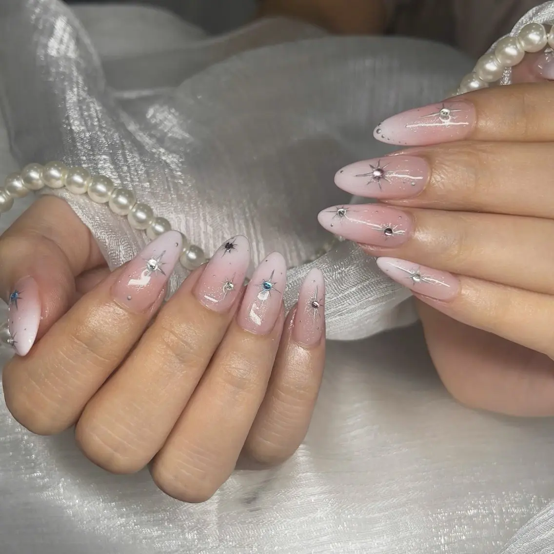 ネイル アートネイル 長さ出し フレンチネイル ジェルネイル グラデーション ハンドネイル NAILS BAR SHINJUKUのネイルデザイン