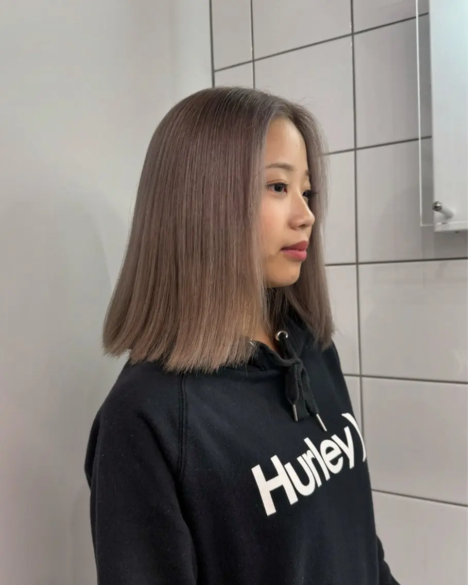 ミディアム カラー グレージュ ヘアカラー 【🥀履歴修正🥀】 ハイトーン職人/拓真のヘアスタイル