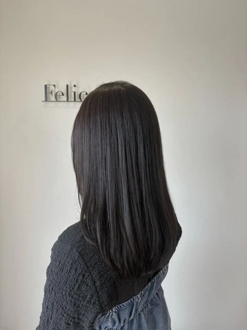セミロング カラー 池澤 京華のヘアスタイル