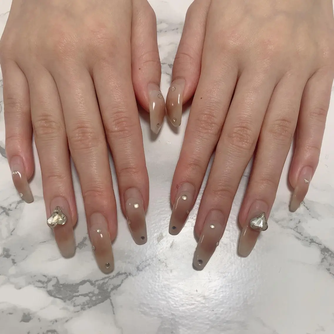 ネイル ハンドネイル はな💎ネイル ワンホン、長さ出しのネイルデザイン