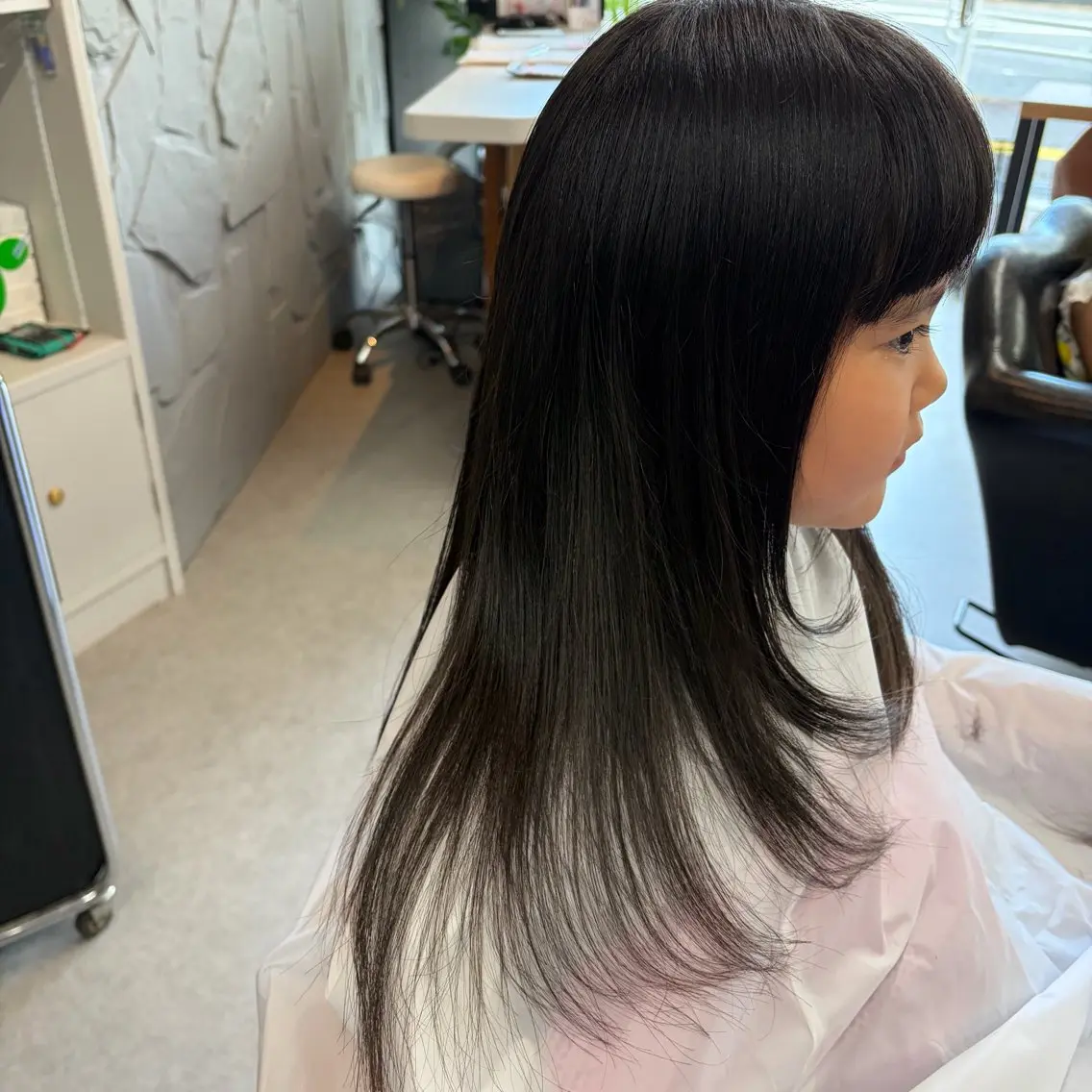 ロング キッズ カット 森 まりのヘアスタイル