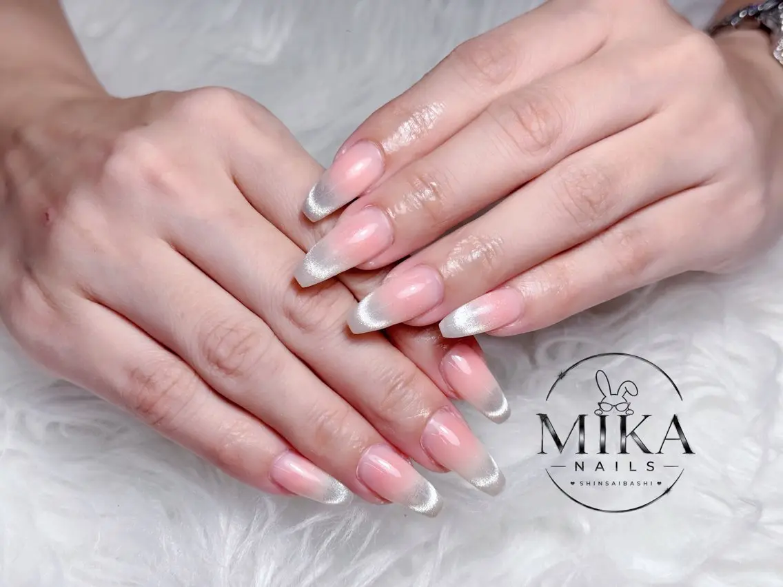 ネイル ガーリー キラキラネイル 韓国ネイル ロングネイル シンプルネイル ハンドネイル 🦊Genie🦊 Mika Nailsのネイルデザイン