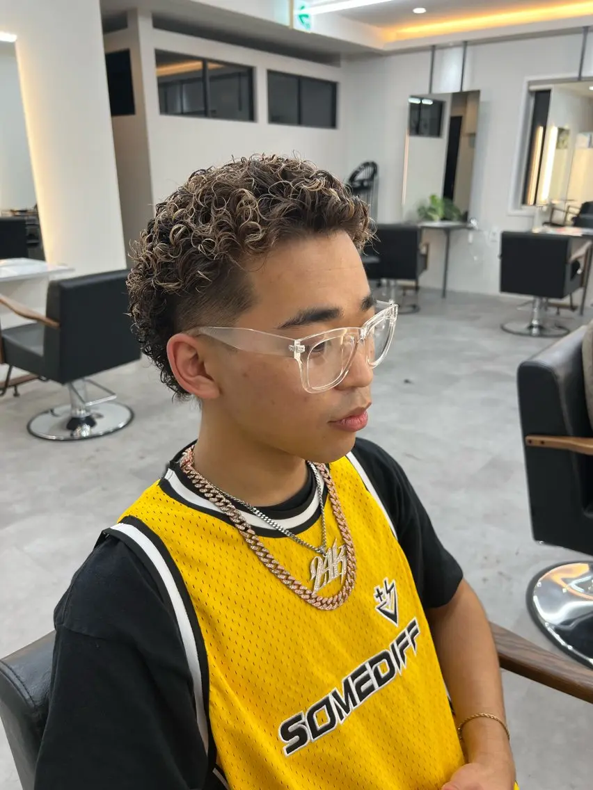 パーマ RIENS 高森俊輔のヘアスタイル
