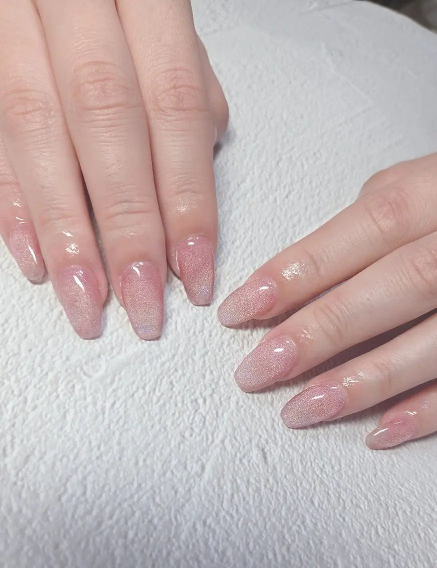ネイル マグネットネイル オフィスネイル 赤色 ブライダルネイル ハンドネイル flure de neige yukiのネイルデザイン
