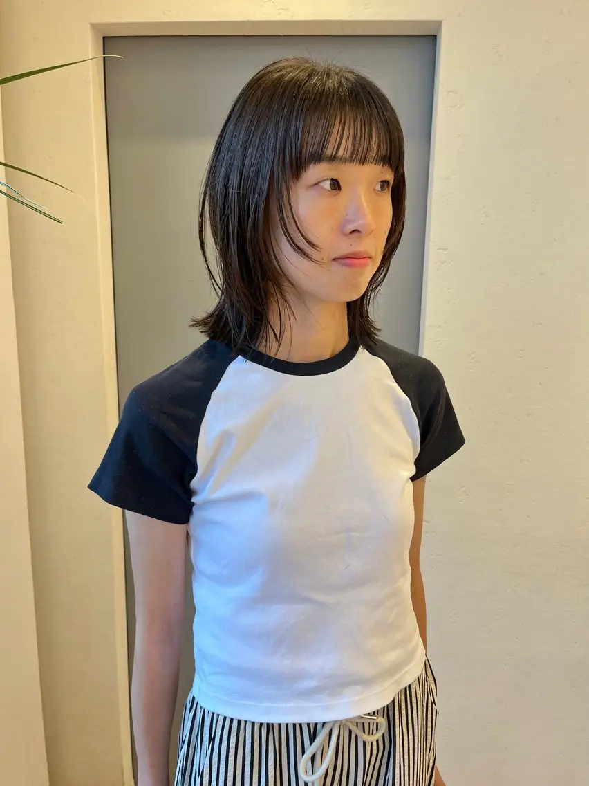 ミディアム カラー ミディアムレイヤー レイヤーカット 吉原 由菜のヘアスタイル
