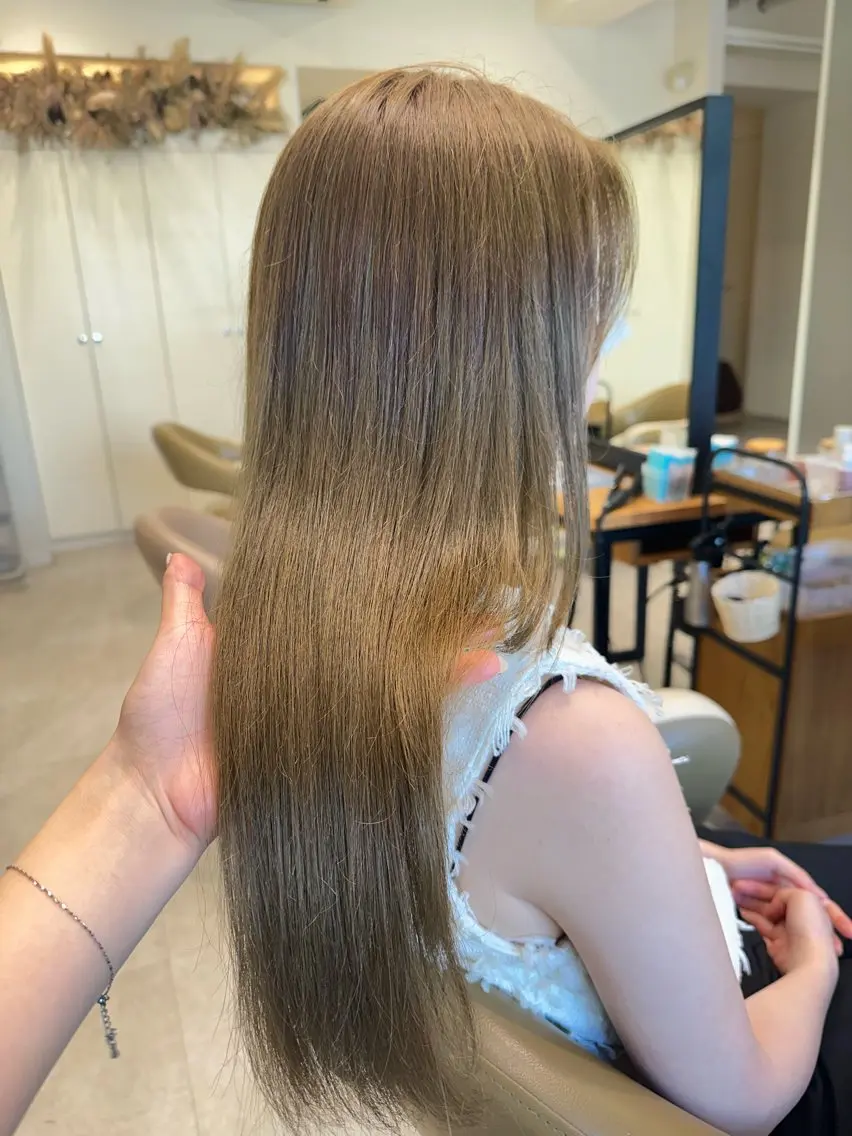 🥇人気No.1カット+ブリーチなしダブルカラー+オージュア1step treatmentの写真