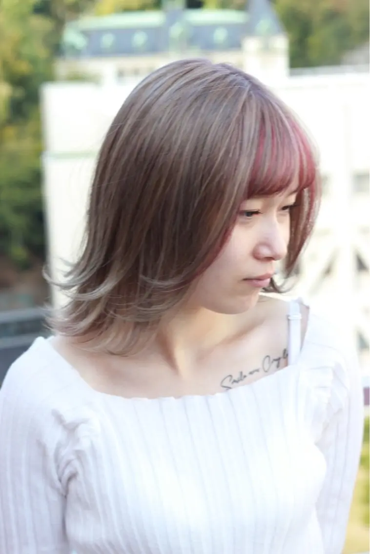ミディアム カラー ピンクカラー Viage （ビアージュ）のヘアスタイル