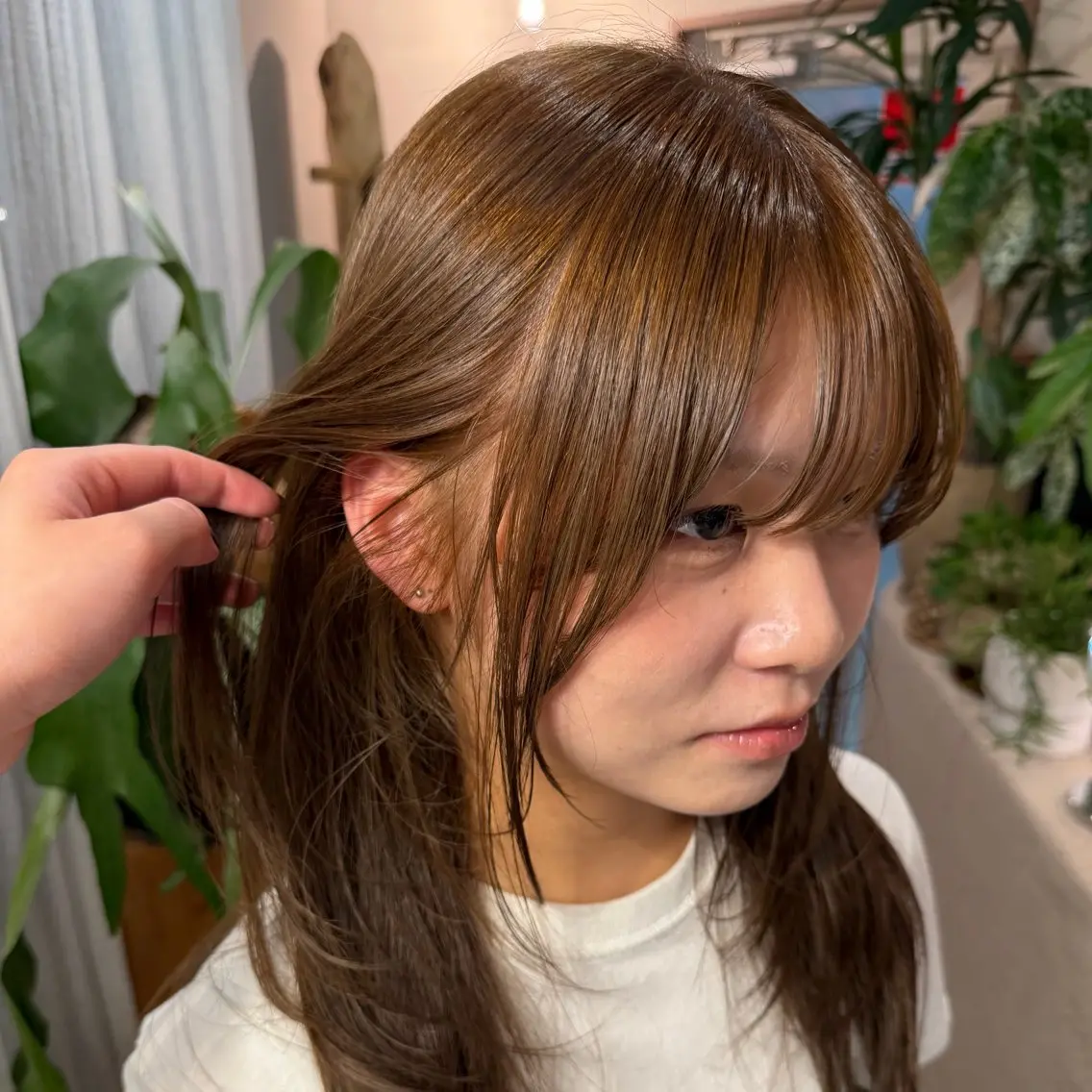 カラー ブリーチ 透明感カラー ダブルカラー ブリーチなしカラー サハラ クルミのヘアスタイル