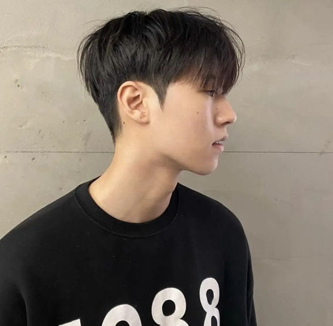 ショート メンズ 🫧ロングレイヤー 韓国透明感カラー🫧のヘアスタイル