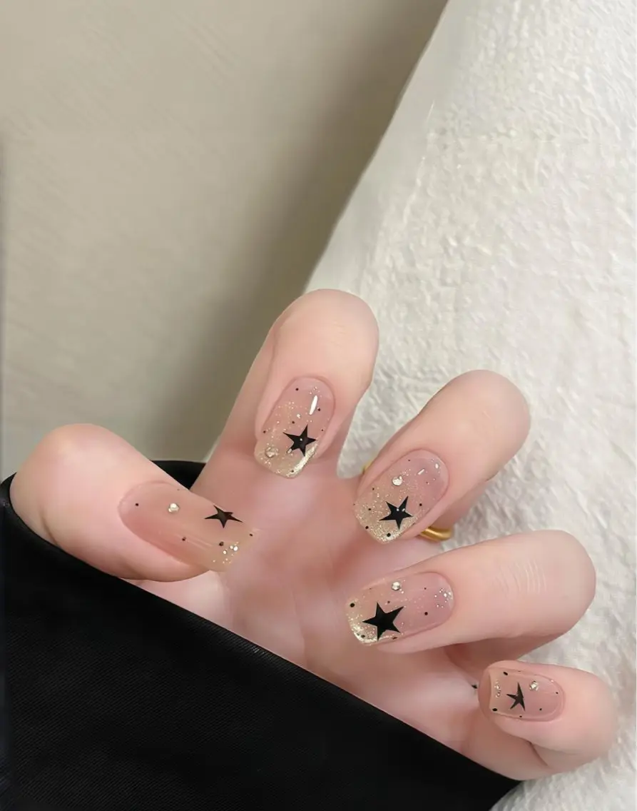 ネイル シンプルネイル liora nail yzのネイルデザイン