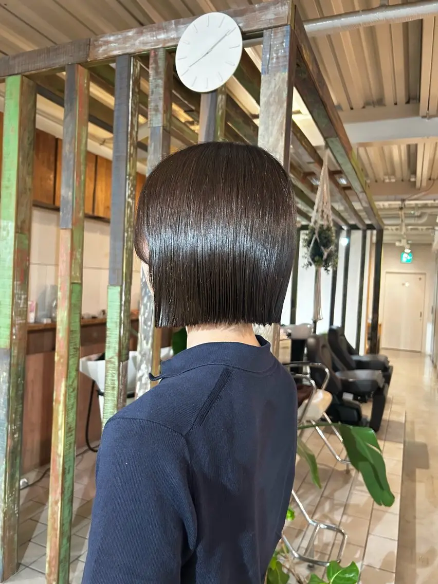 ミディアム 白上 愛佳のヘアスタイル