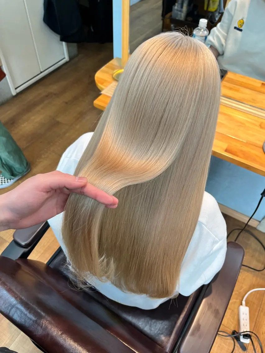 ロング カラー ダブルカラー インナーカラー 髪質改善 🫧ハイトーン/ ブリーチ🫧白石航汰のヘアスタイル